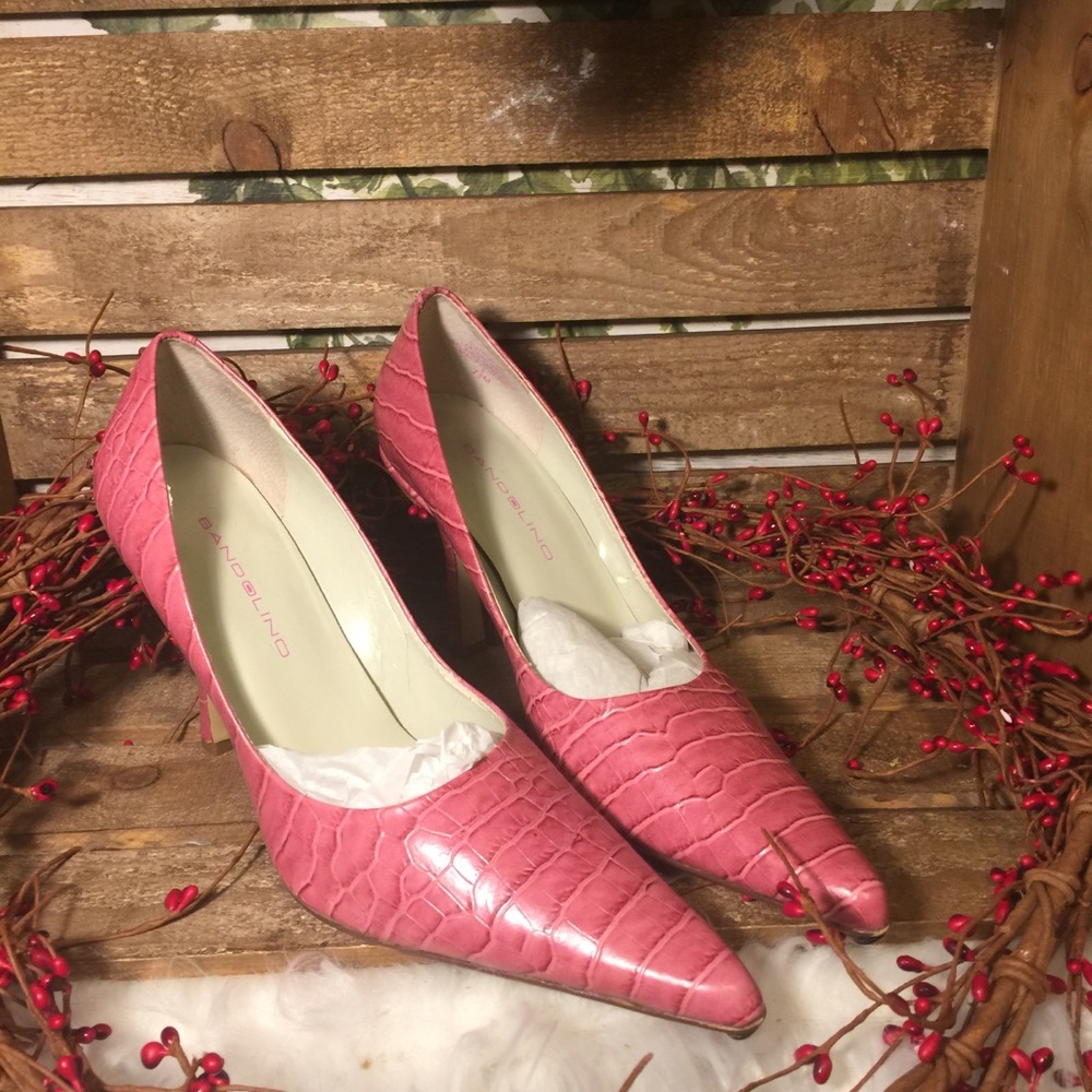 Pink pumps